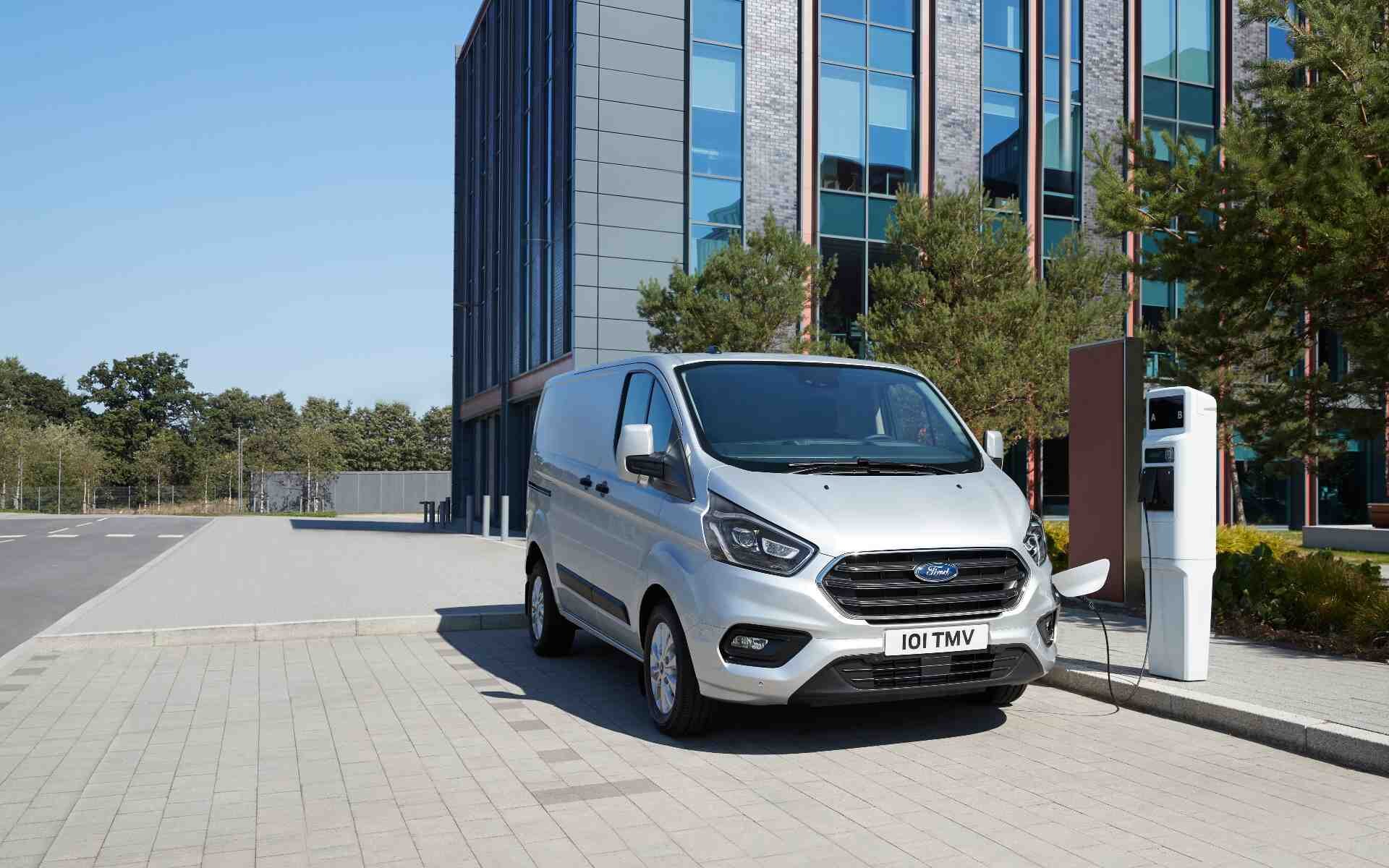 Ford Transit Custom PHEV - no longer qualifies for the grant