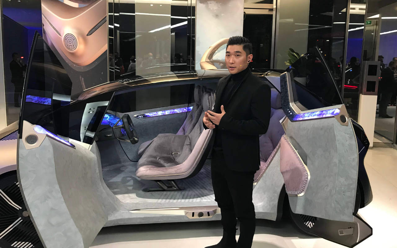 Chris Lee with BMW iVision Circular